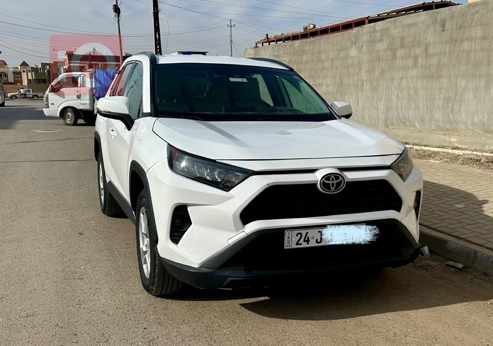 تۆیۆتا ڕاڤ 4